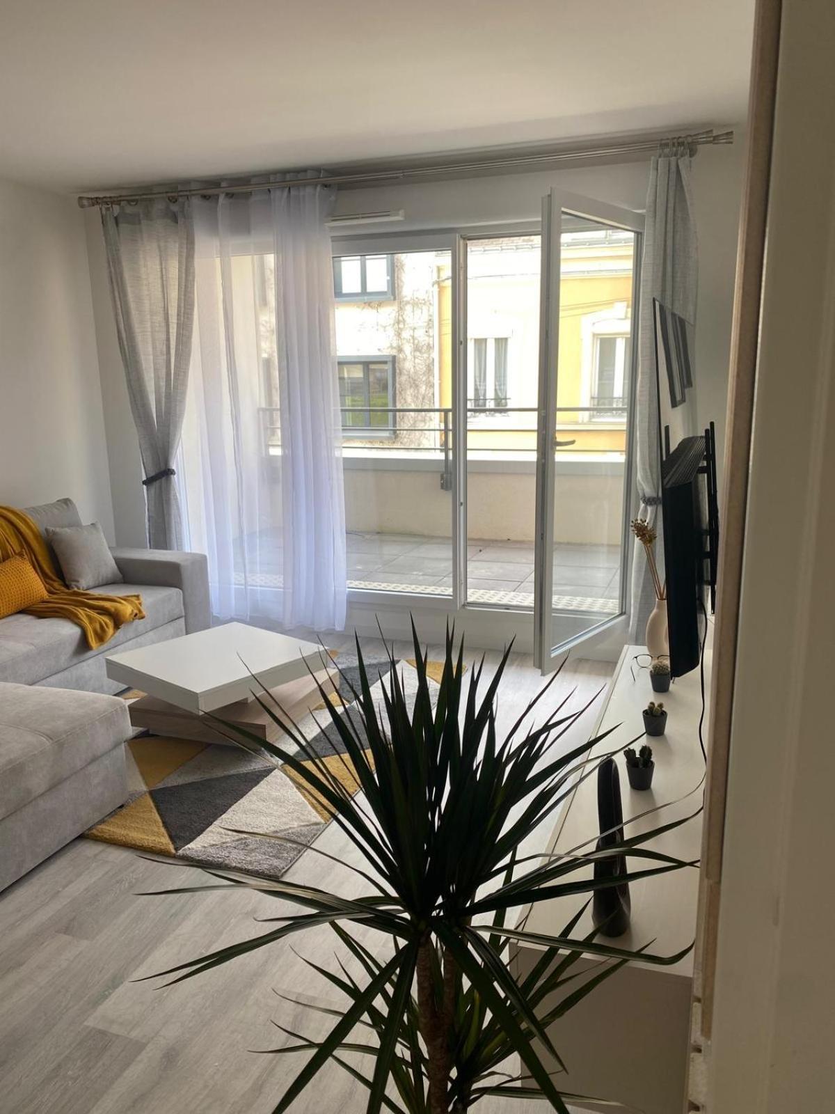 Appartement 24H Du Mans Ле-Ман Экстерьер фото